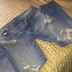 Men’s Distressed Jeans